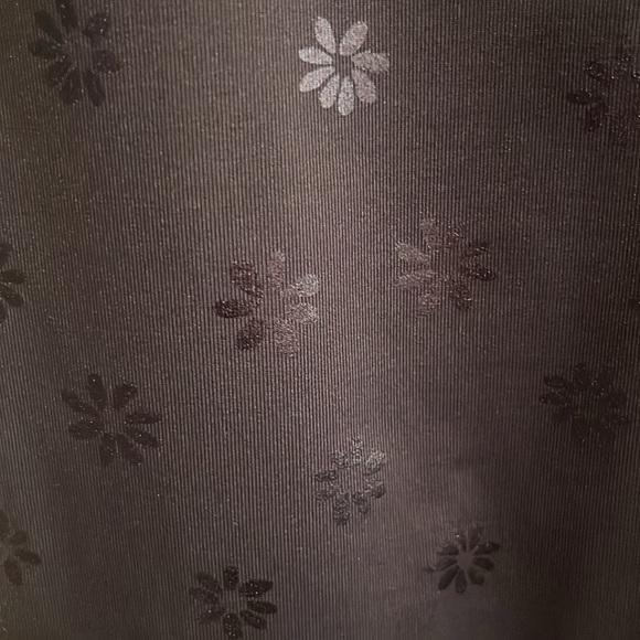 Beyond Yoga Navy Floral Leggings - Picture 7 of 7